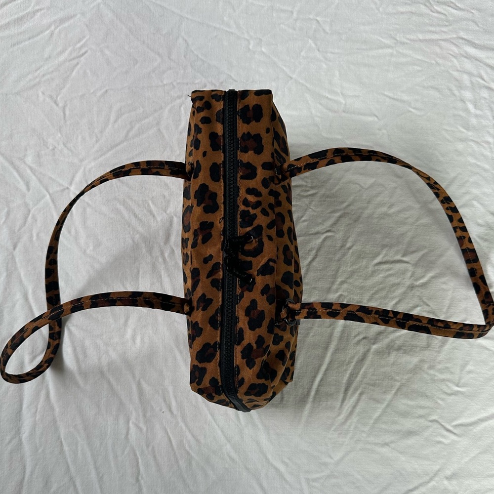 BAGGU Leopard Print Bowler Bag regular size, slight interior discoloration - Picture 8 of 8